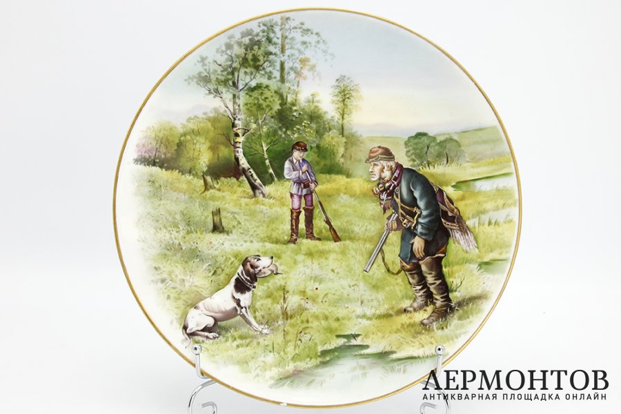 Блюдо Охотники. СССР, Дулево, 1934-37. Фарфор, роспись. 