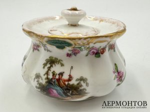 Чернильница Галантные сцены. Тюрингия, 18 век. Фарфор, роспись.