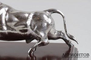 Фигурка настольная. Бык. Серебро 916 пробы. Испания,  Мадрид, XX век.
