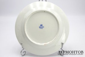 Тарелка с пословицей. Российская империя, Корниловы,1880е гг. Фарфор, деколь.