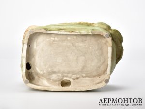 Статуэтка-ваза «Оттерхаунд с выдрой». Фарфор, Royal Dux, Австрия, 1910-е годы