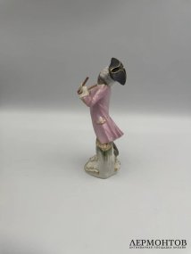 Статуэтка «Барабанщик» из «Обезьяньего оркестра». Фарфор, роспись, Meissen, скульптор И. И. Кендлер, Германия, 20 век