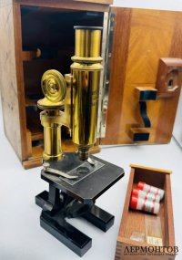Микроскоп в футляре. Carl Zeiss Jena, Германия