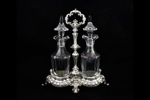 Круэт для масла и уксуса. Серебро 950 пробы, стекло. Франция, XIX в.