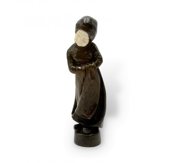 Статуэтка Девочка в ст. Модерн. Австрия, П. Терещук, 1900-е гг. Бронза, кость.