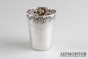 Стакан для воды или вина в стиле рококо. Серебро 950 пробы. Франция, XIX век.