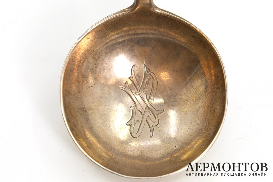 Ложка для меда или варенья. Российская Империя, 1880-е гг. Серебро 84 проба.