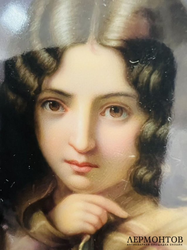 Пласт «Девушка в покрывале». Фарфор, живопись, KPM, Германия, 1837–1844 годы