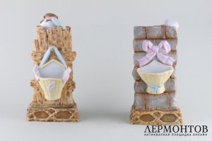 Парные фигуры, подставки для мелочей Дети за уборкой. Бисквитный фарфор, ропись. 
