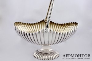 Ваза-сухарница в классическом стиле. Серебро 800. Германия, XIX век.