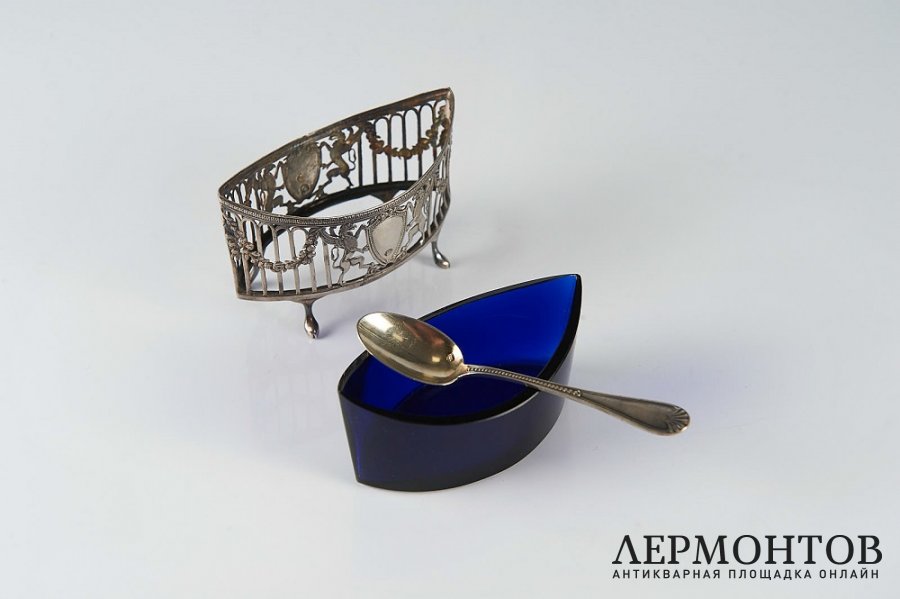 Солонка. Серебро 950 пробы, кобальтовое стекло. Франция, XIX.
