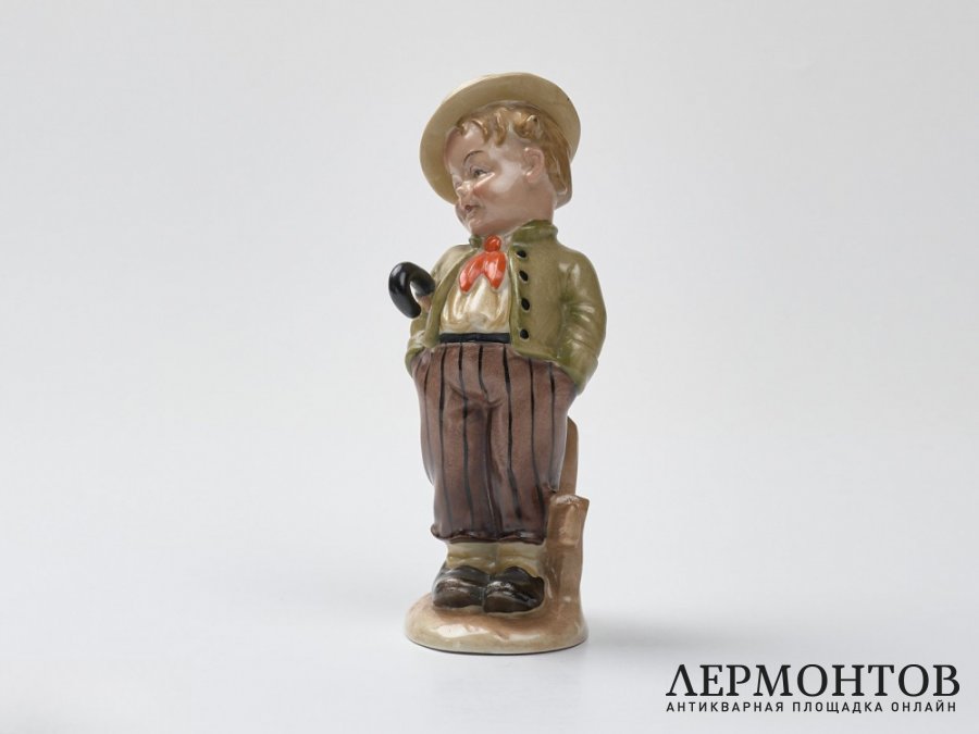 Статуэтка «Мальчик в шляпе». Фарфор, Wagner & Apel, серия Bertram, Германия, 1930–194