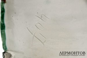 Ваза, кашпо Путти. Россия, фабрики Кузнецова, 1900е гг. Фаянс, роспись. 