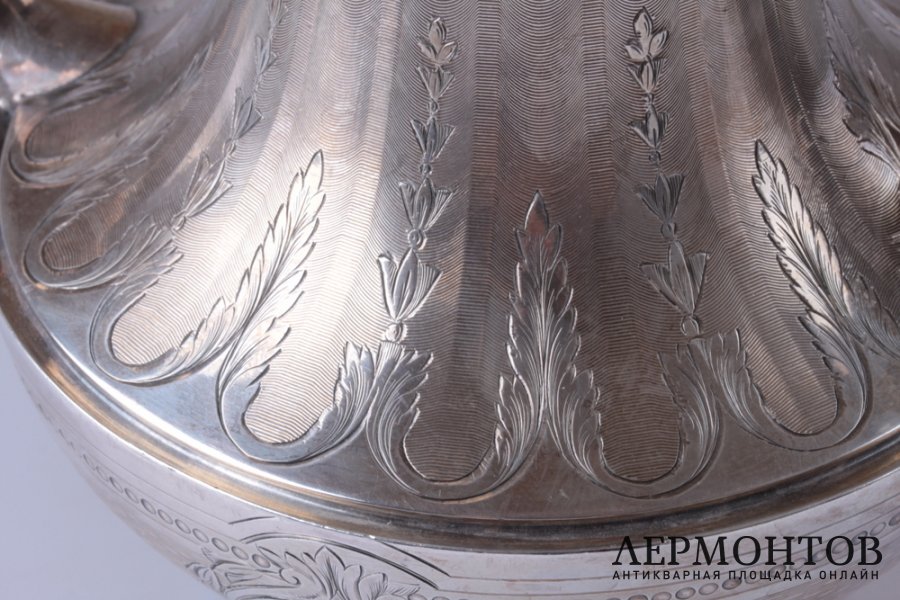 Кофейник Pierre Quielle. Серебро 950 пробы, гильоше. Конец XIX века. Франция