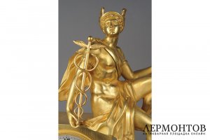 Часы каминные с фигурой Меркурия. Зап. Европа, кон. 19 в. Бронза.