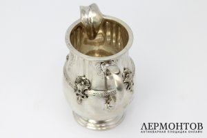 Молочник в стиле историзм. Серебро. Англия, Wilson and Gill, 1928.