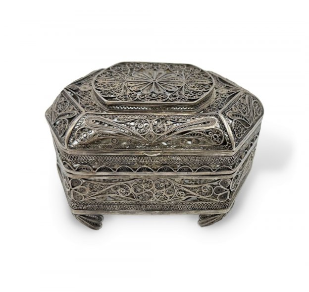 Большая шкатулка. Россия, 1960-70 гг. Серебро 925 пробы, скань.