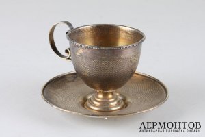 Чайная пара, украшенная узором гильоше. Серебро 84 пробы. Россия, 1879 год