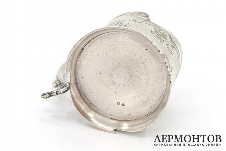 Подстаканник в стиле модерн. Россия, мастер АП, 1899-1908 гг. Серебро 84 пробы.