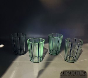 Набор стаканов с гранями. Урановое стекло, предположительно ИСЗ, Россия, 19 век