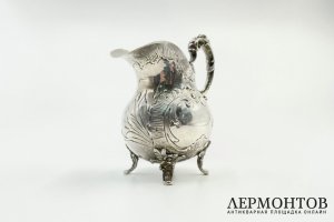 Молочник в стиле неорококо. Германия, середина 19 века. Серебро 800 пробы.