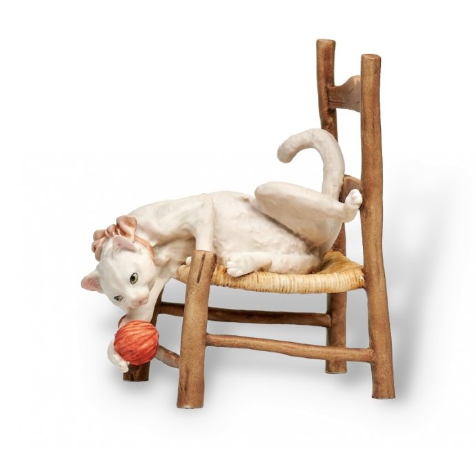 Статуэтка «Котёнок с клубком». Фарфор, Capodimonte, Италия, 1980-е годы