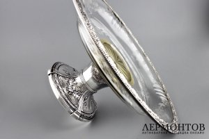 Ваза на ножке в стиле ампир. Серебро 950 пробы, стекло. Франция, XIX в.