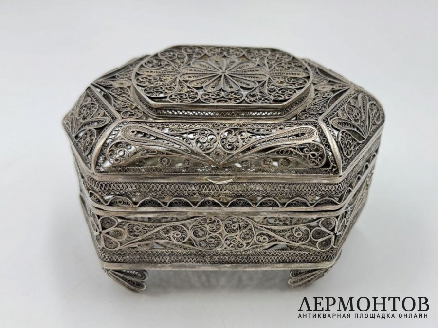 Большая шкатулка. Россия, 1960-70 гг. Серебро 925 пробы, скань.
