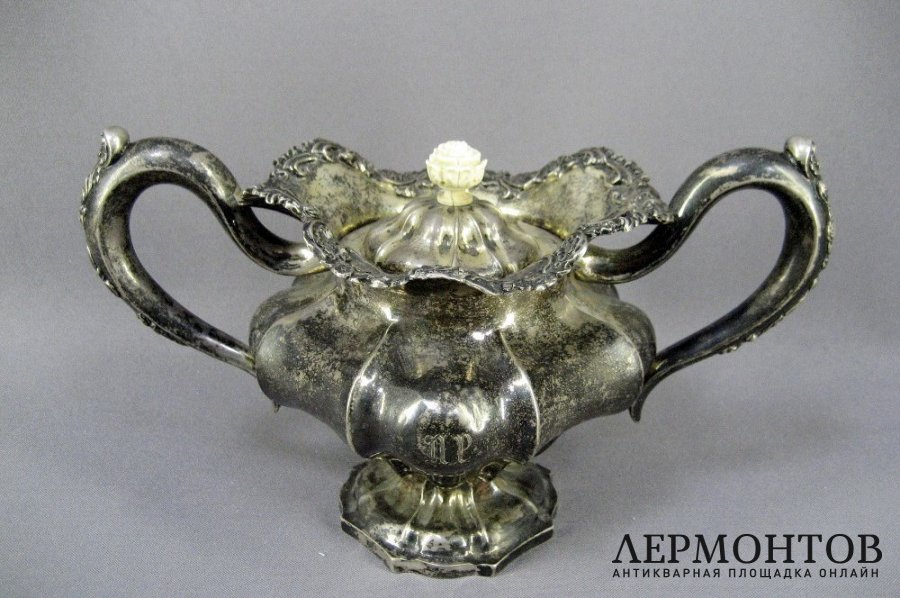 Чайный сервиз. Серебро 84 пробы, кость. Россия, 1842 год.