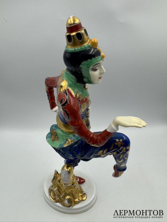 Статуэтка «Корейский танец». Фарфор, роспись, золочение, Rosenthal, скульптор К. Хольцер-Дефанти, Германия, 1927 год