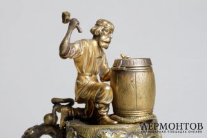 Кружка мужик-бондарь для хранения сигар. Россия,  Санкт -Петербург, 1860-е гг. Бронза