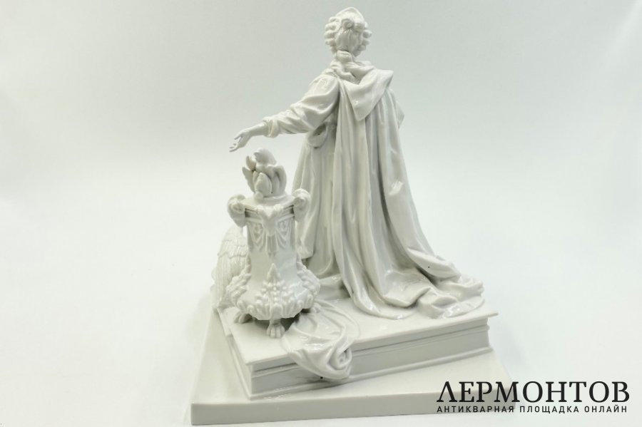 Статуэтка Императрица Екатерина II. Зап. Европа, А. Марсеру, рубеж 19-20 вв. Фарфор. 