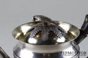 Чайник в классическом стиле.Серебро 84 пробы. Россия, 1813 год.