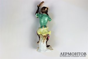 Фигурка. Обезьяна, играющая на бубне. Мейсен. Германия