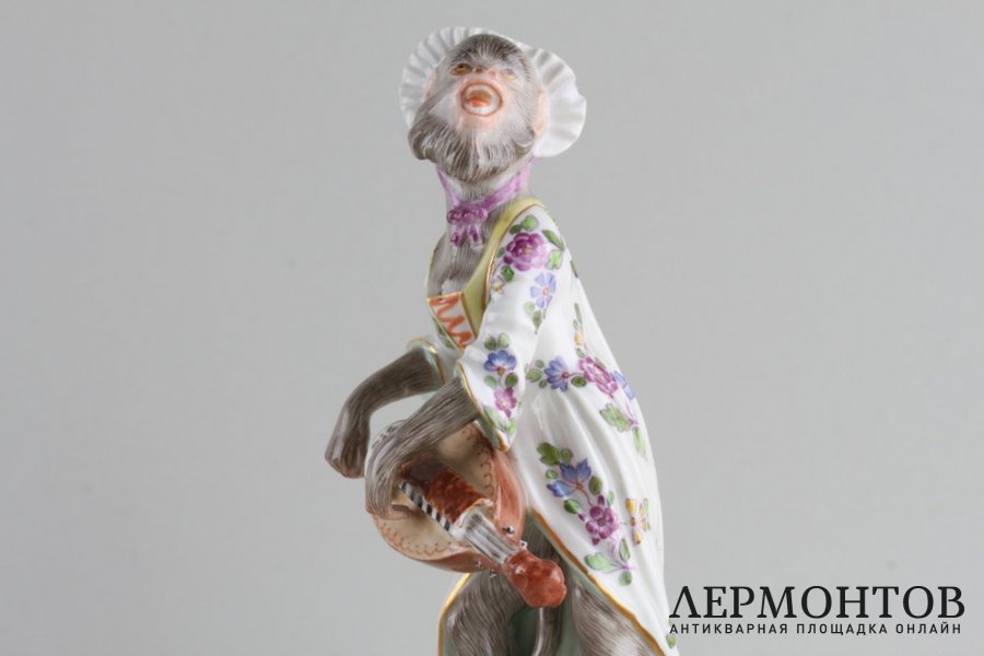 Шарманщица. Серия Обезьяний оркестр. Фарфор, роспись. Мейсенская мануфактура, 1934-45