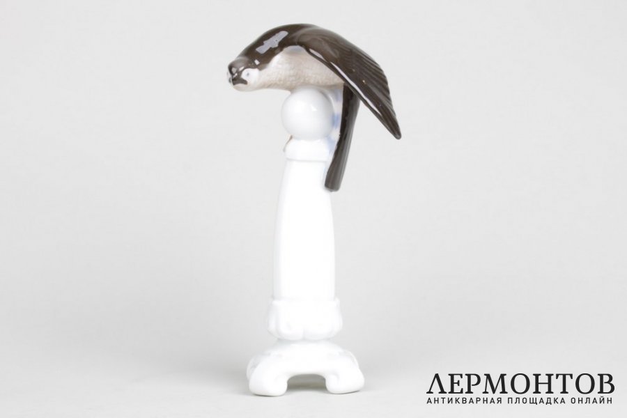 Статуэтка Хищная птица. Германия, Бавария, ф-ка Rosenthal, 1908 -1910-е гг. Фарфор.