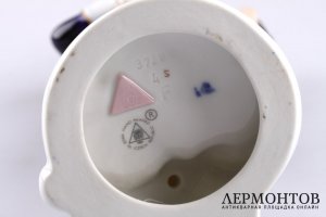 Статуэтка. Юноша с гитарой. Фарфор, роспись. Royal Dux Bohemia, XX век.