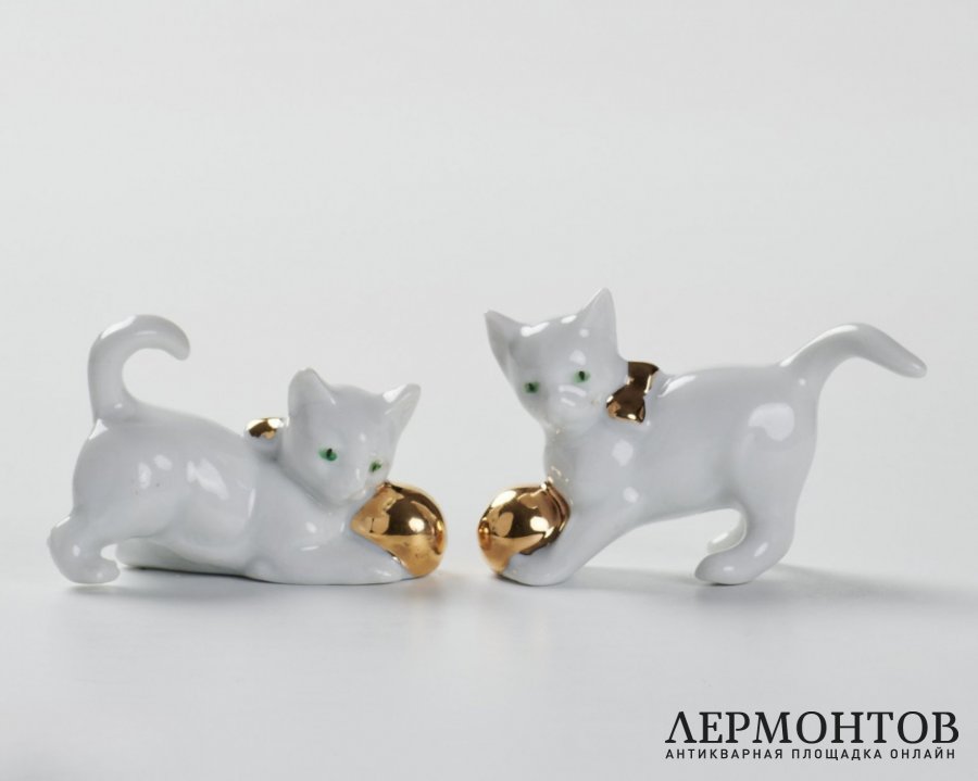 Статуэтка «Котёнок с золотым мячом». Фарфор, Metzler & Ortloff, Германия, 1950–1970-е годы