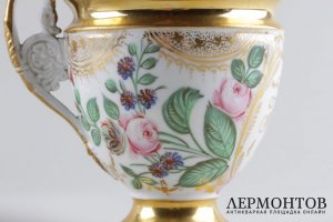 Чайная пара с расписным цветочным декором. Фарфор. Россия, Гарднер.