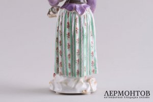 Статуэтка. Дама, торгующая овощами. Фарфор, роспись. Мейсен, кон. XIX- нач. XX  вв.