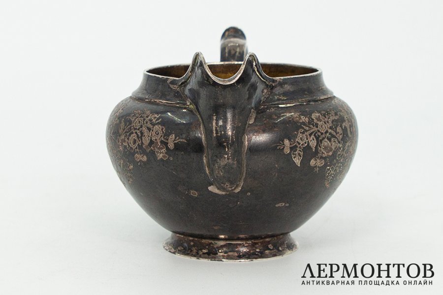 Молочник в неорусском стиле. Российская Империя, мастер А. Векман, 1871 год. Серебро.