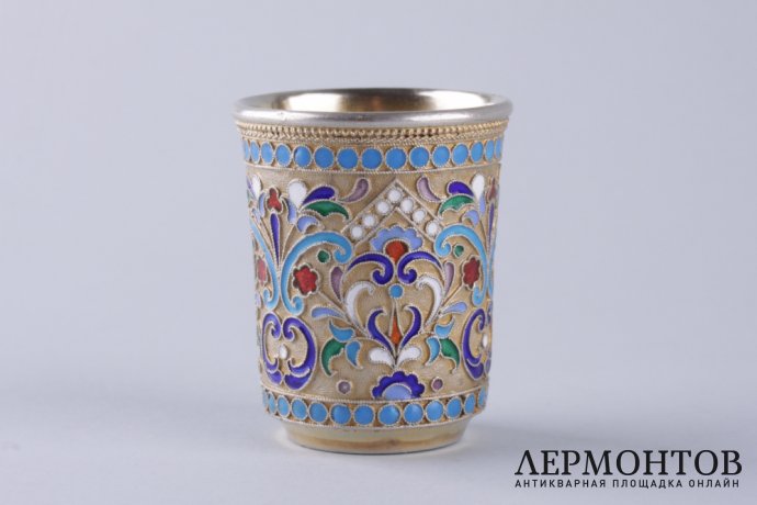Стопка с полихромной эмалью по скани. Серебро 84 пробы. Москва, Россия, 1899-1908 гг.