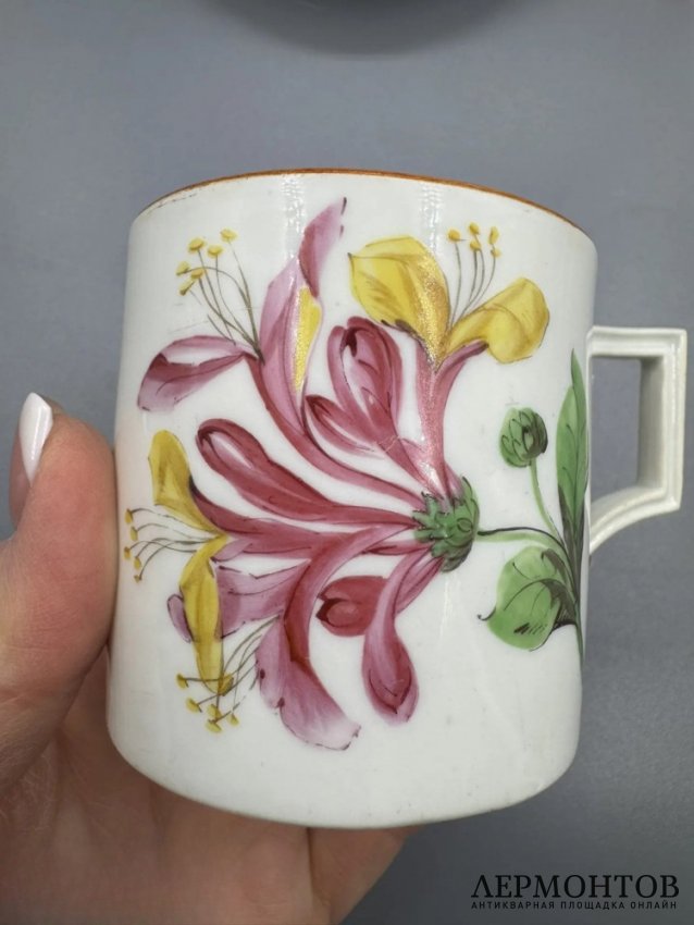 Кофейная пара с розовым цветком. Фарфор, роспись, Meissen (период Марколини), Германия, 1774–1814 годы