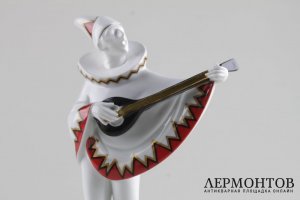 Статуэтка. Пьеро. Фарфор. Goebel. Германия. XX век.