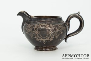 Молочник в неорусском стиле. Российская Империя, мастер А. Векман, 1871 год. Серебро.