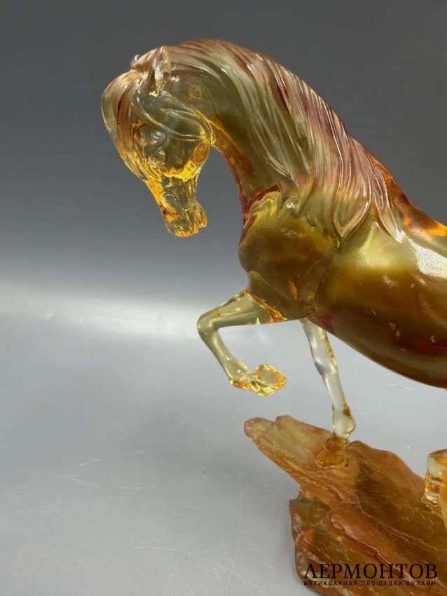 Скульптура «Вздыбленный конь». Цветной хрусталь, Cristal de Paris, Франция
