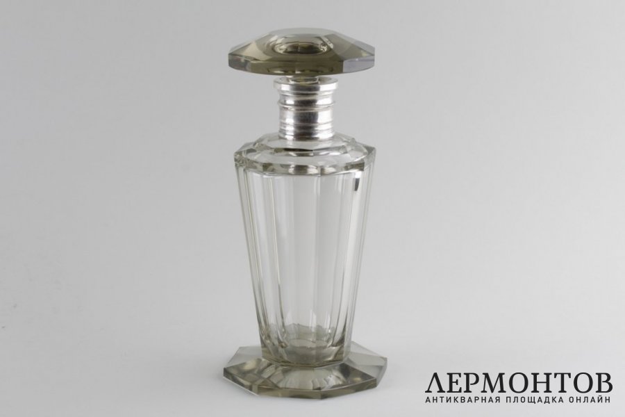 Графин гранeный в стиле art deco. Стекло, литье, серебро 800. Богемия, 1930-е годы.