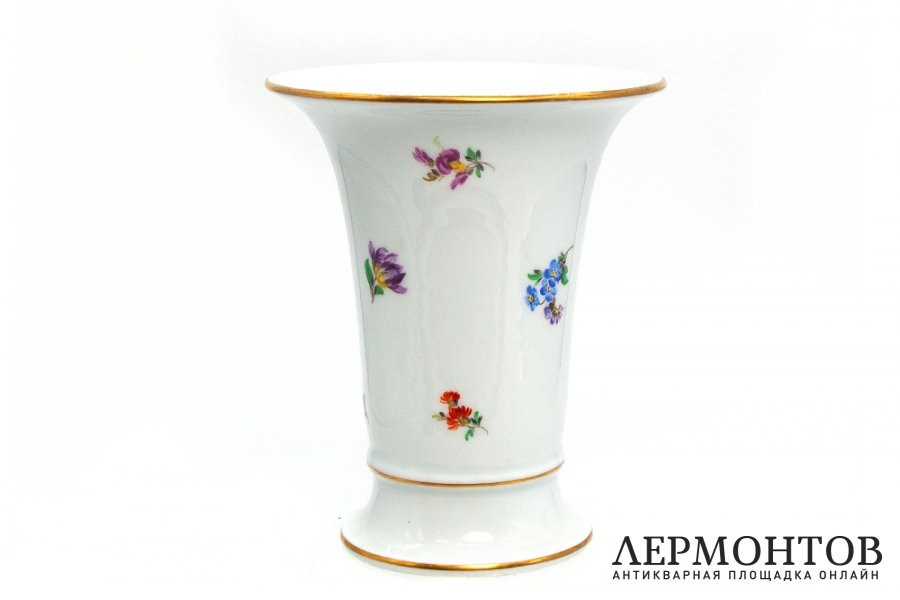 Ваза с живописным изображением цветов. Германия, мануфактура Meissen, 1924-1934 гг