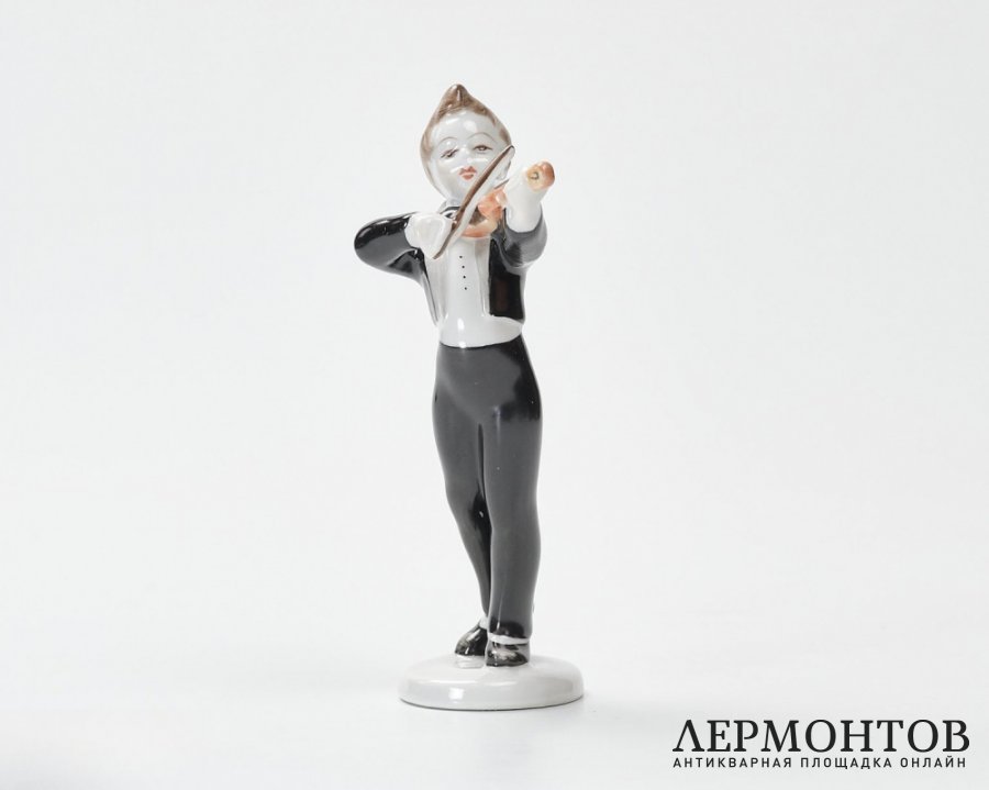 Статуэтка «Юный скрипач». Фарфор, Hollóháza, Венгрия, 1955–1983 годы