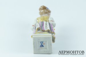 Миниатюра Дама с кувшином. Германия, Мейсенская фарф. ман-ра, 1920-30-е гг.